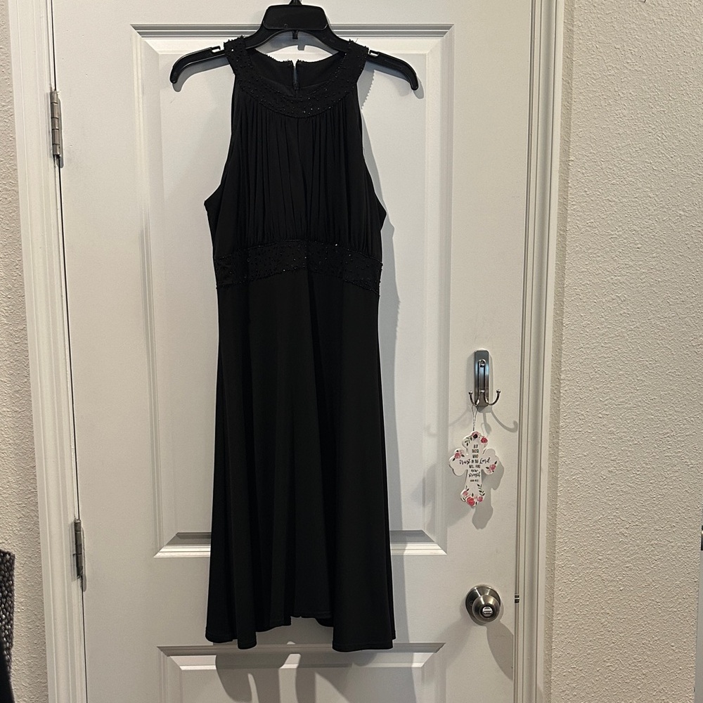 Elegant Black Sleeveless Dress